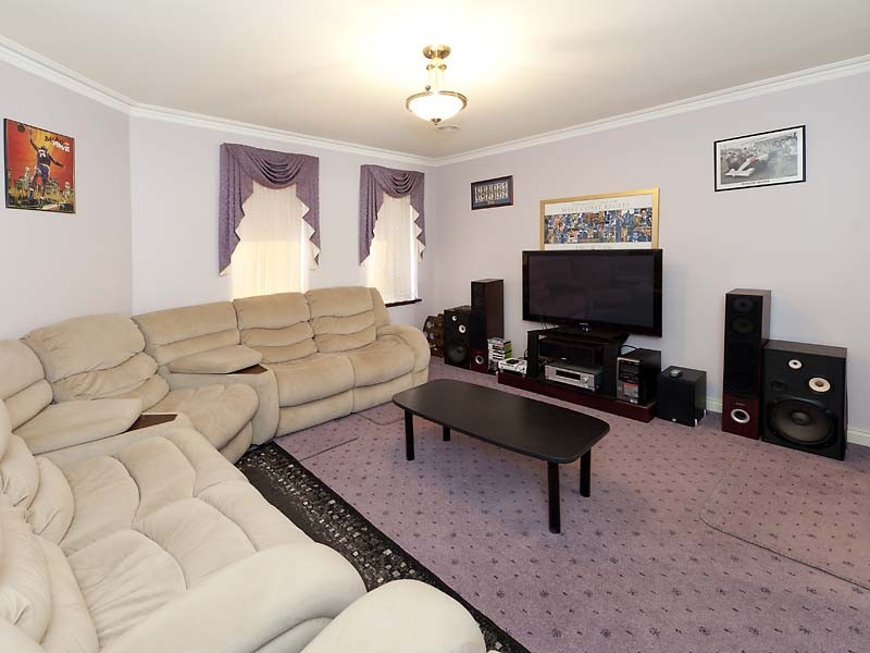 10 Lacombe Court, Canning Vale WA 6155