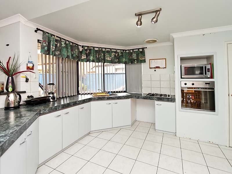 8 Linaria Way, Canning Vale WA 6155