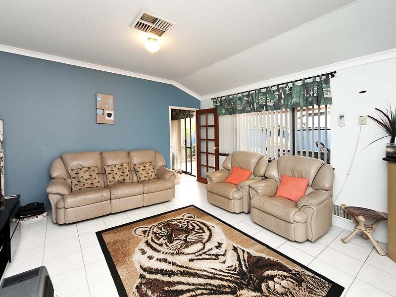 8 Linaria Way, Canning Vale WA 6155