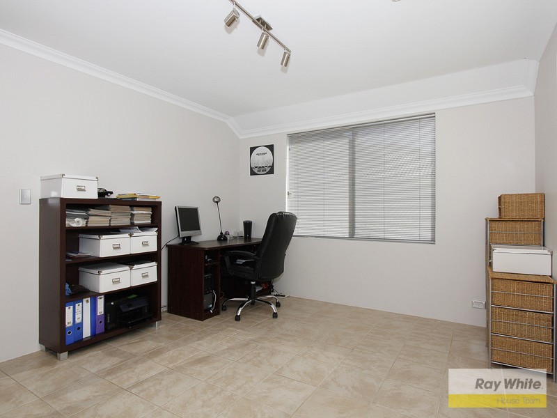 9 Bluestone Loop, Piara Waters WA 6112