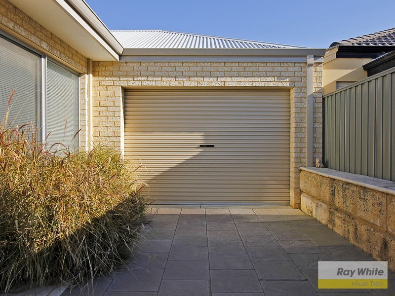 9 Bluestone Loop, Piara Waters WA 6112
