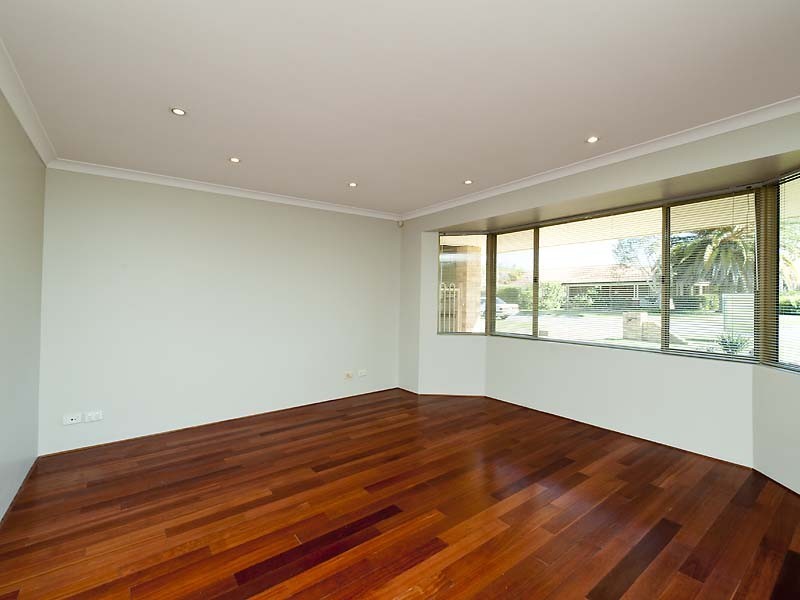 5 Templetonia Retreat, Canning Vale WA 6155