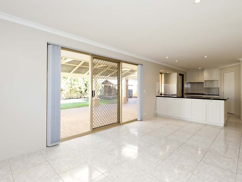 5 Templetonia Retreat, Canning Vale WA 6155