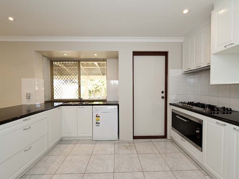 5 Templetonia Retreat, Canning Vale WA 6155