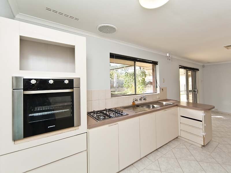 5 Ashurst Place, Huntingdale WA 6110