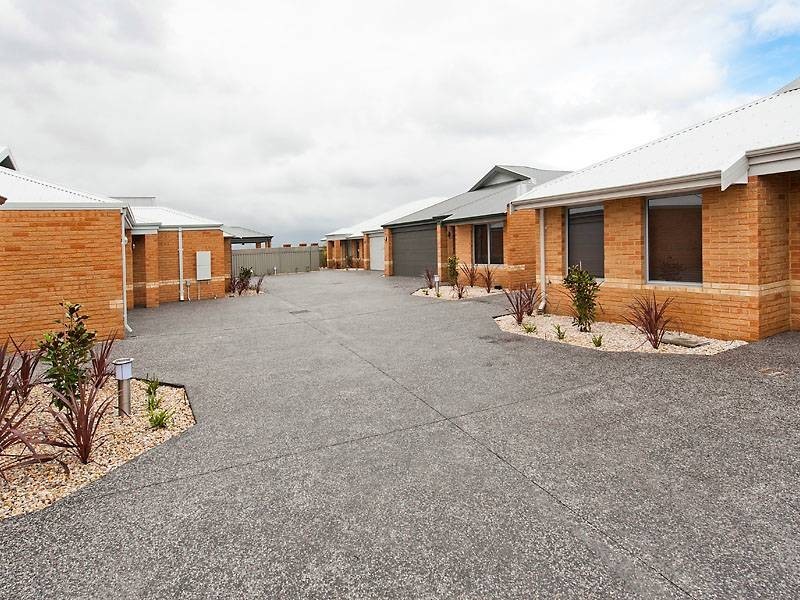 Unit 4/18 Whittaker Turn, Piara Waters WA 6112
