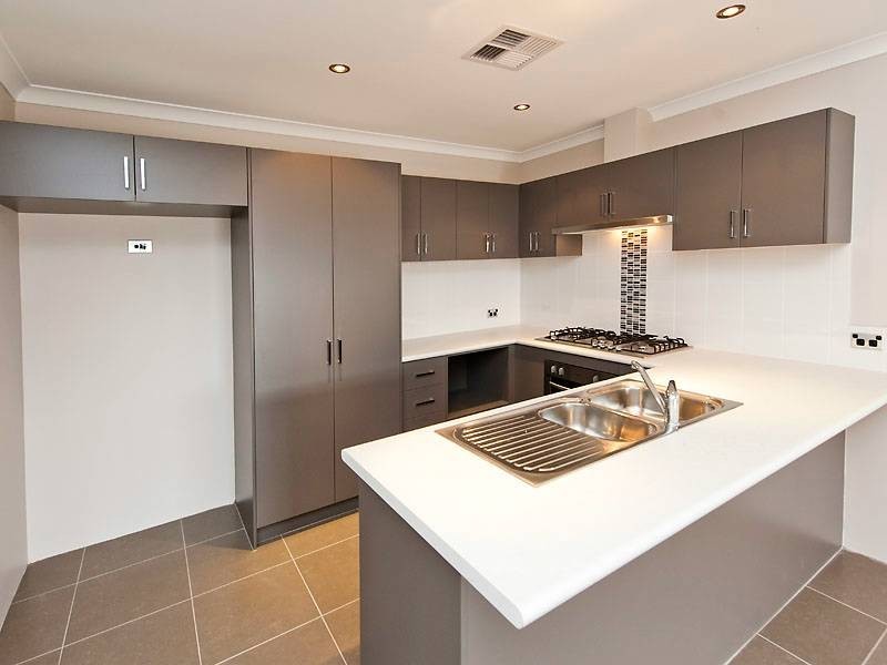 Unit 4/18 Whittaker Turn, Piara Waters WA 6112