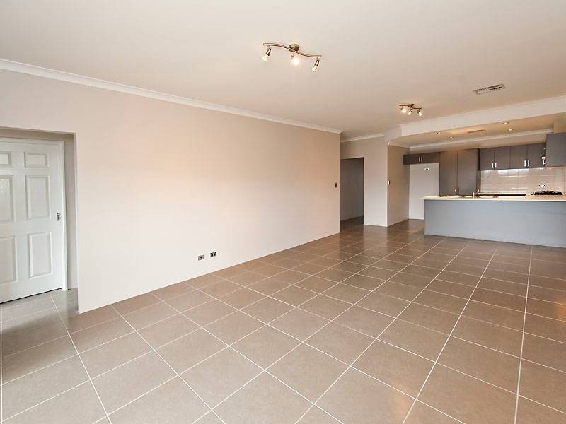 Unit 4/18 Whittaker Turn, Piara Waters WA 6112