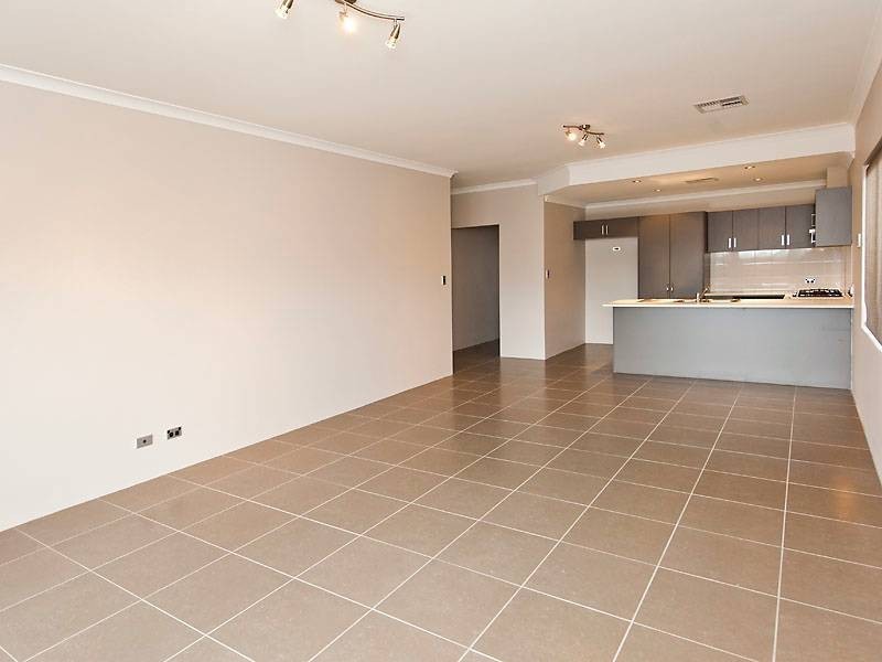 Unit 4/18 Whittaker Turn, Piara Waters WA 6112