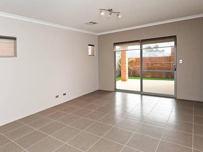Unit 4/18 Whittaker Turn, Piara Waters WA 6112