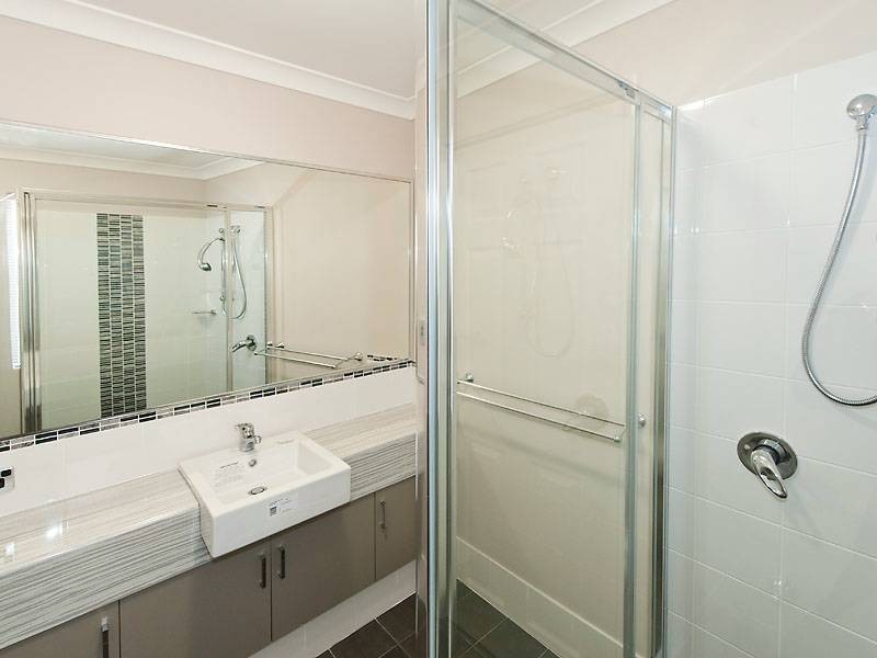 Unit 4/18 Whittaker Turn, Piara Waters WA 6112