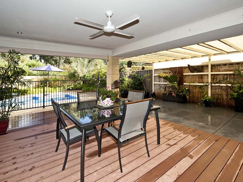 40 Pebble Bush Drive, Canning Vale WA 6155