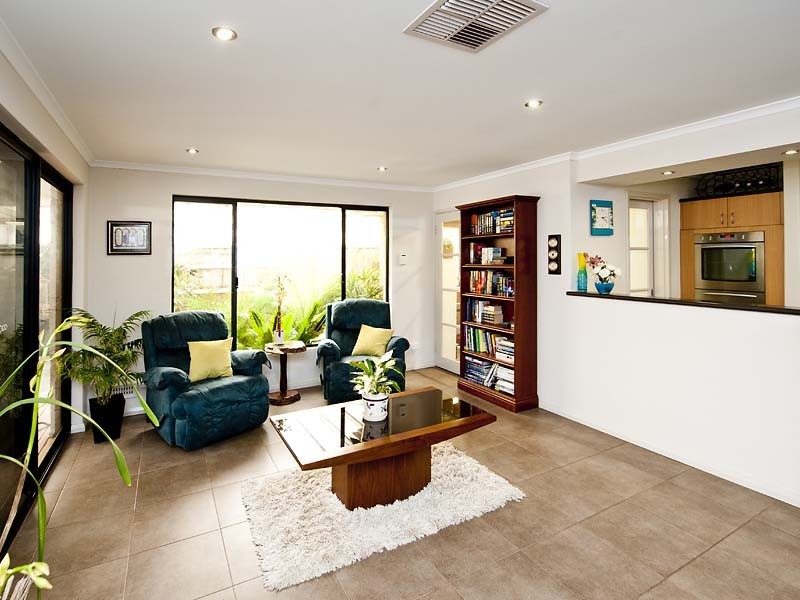 40 Pebble Bush Drive, Canning Vale WA 6155