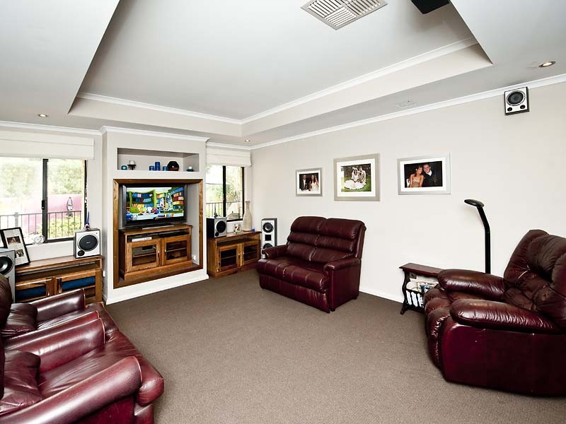 40 Pebble Bush Drive, Canning Vale WA 6155