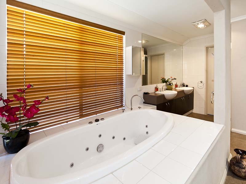 40 Pebble Bush Drive, Canning Vale WA 6155