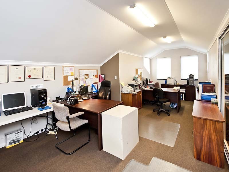 40 Pebble Bush Drive, Canning Vale WA 6155