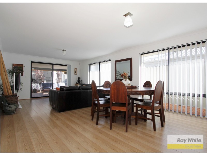 11 Barton Loop, Piara Waters WA 6112