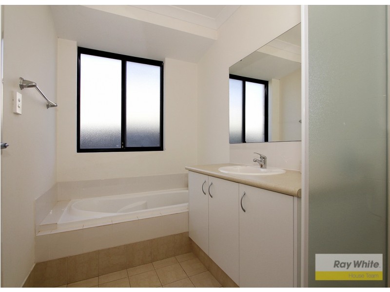 11 Barton Loop, Piara Waters WA 6112