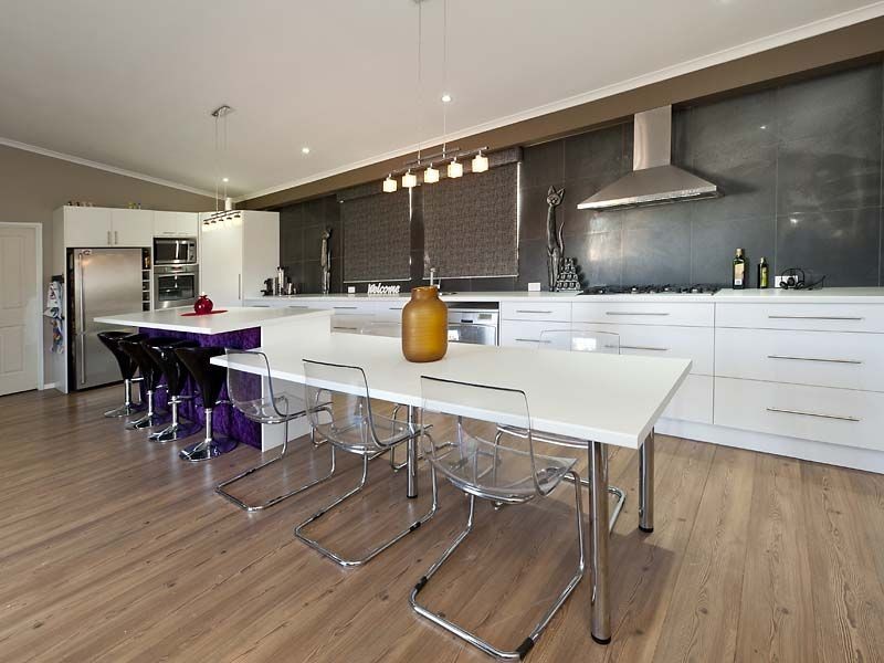 147 King Road, Oakford WA 6121