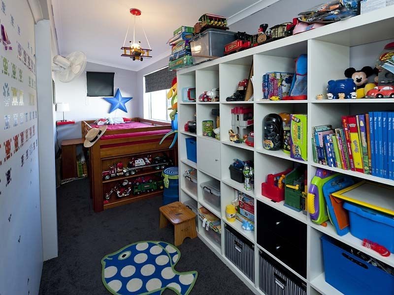 147 King Road, Oakford WA 6121