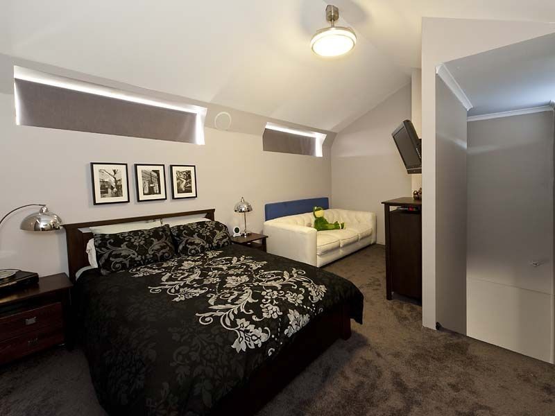 147 King Road, Oakford WA 6121