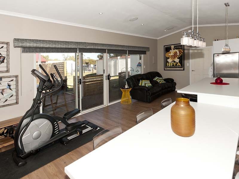 147 King Road, Oakford WA 6121