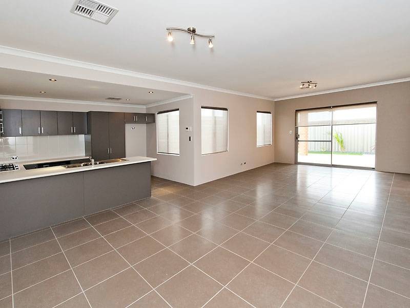 Unit 3/22 Whittaker Turn, Piara Waters WA 6112