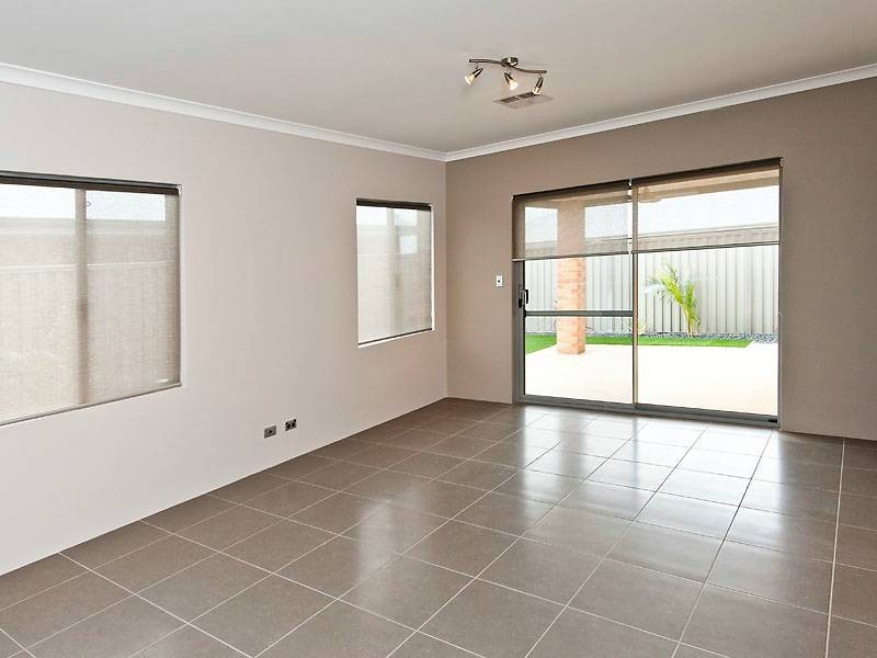 Unit 3/22 Whittaker Turn, Piara Waters WA 6112