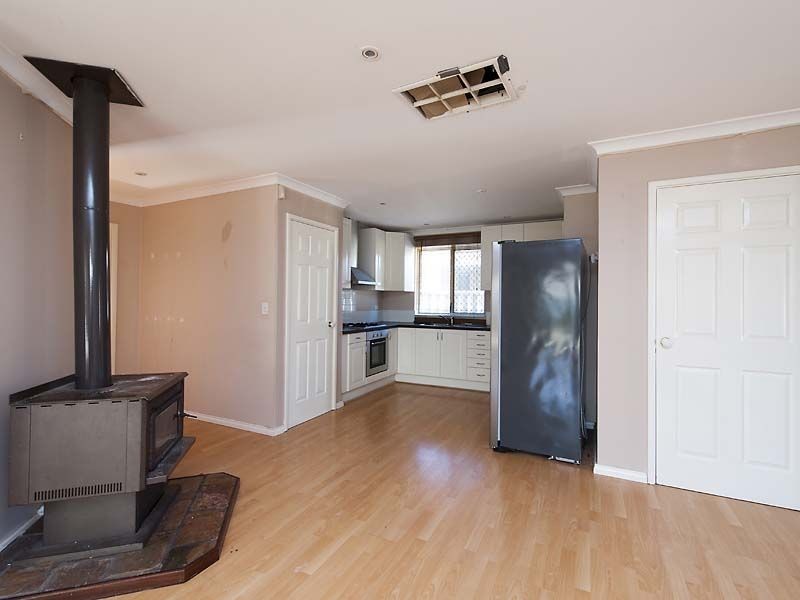 64 Strawberry Drive, Seville Grove WA 6112