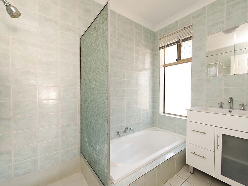 64 Strawberry Drive, Seville Grove WA 6112