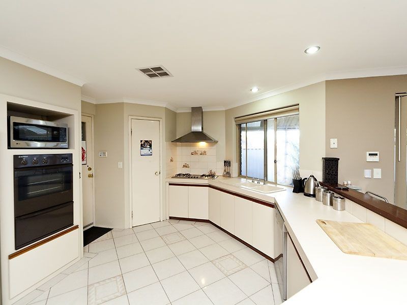 70 Bolderwood Drive, South Lake WA 6164