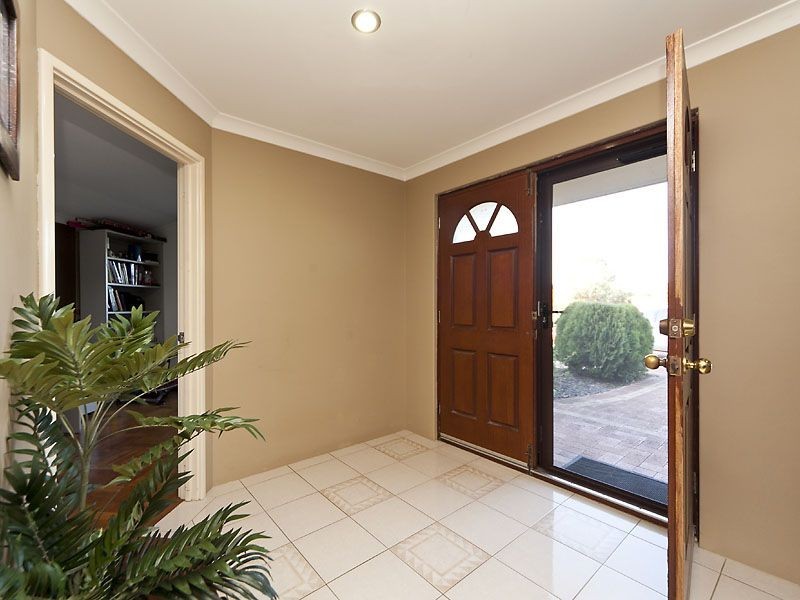 70 Bolderwood Drive, South Lake WA 6164