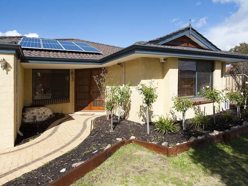 5 Avon Cres, Atwell WA 6164