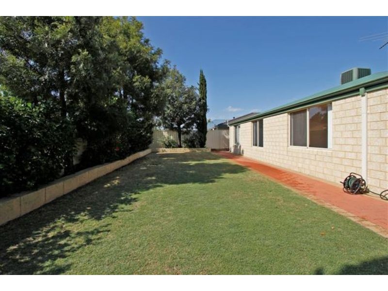 17 Figtree Drive, Canning Vale WA 6155
