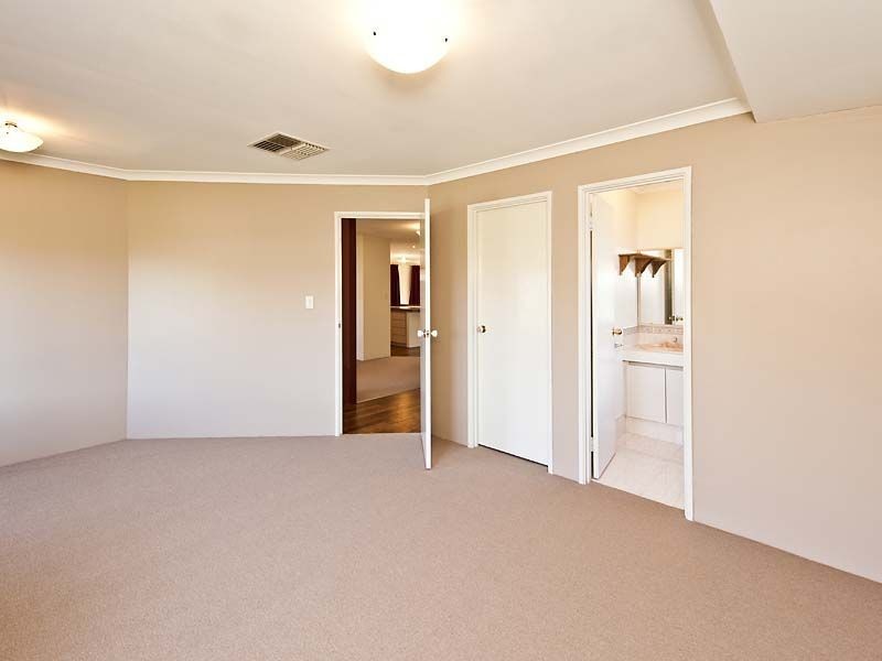 16 Gardenia Street, Thornlie WA 6108