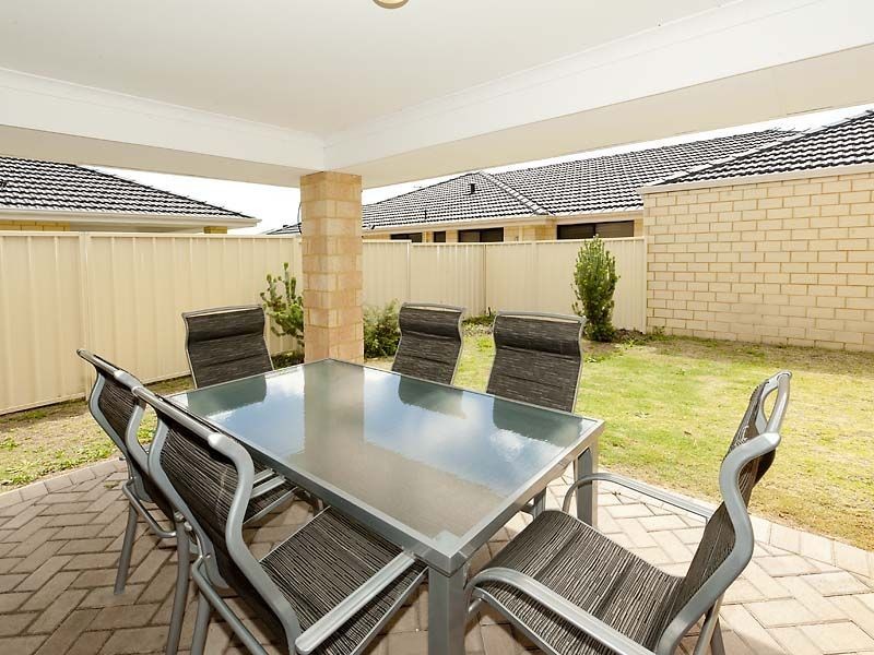 1 Ballycastle Loop, Canning Vale WA 6155