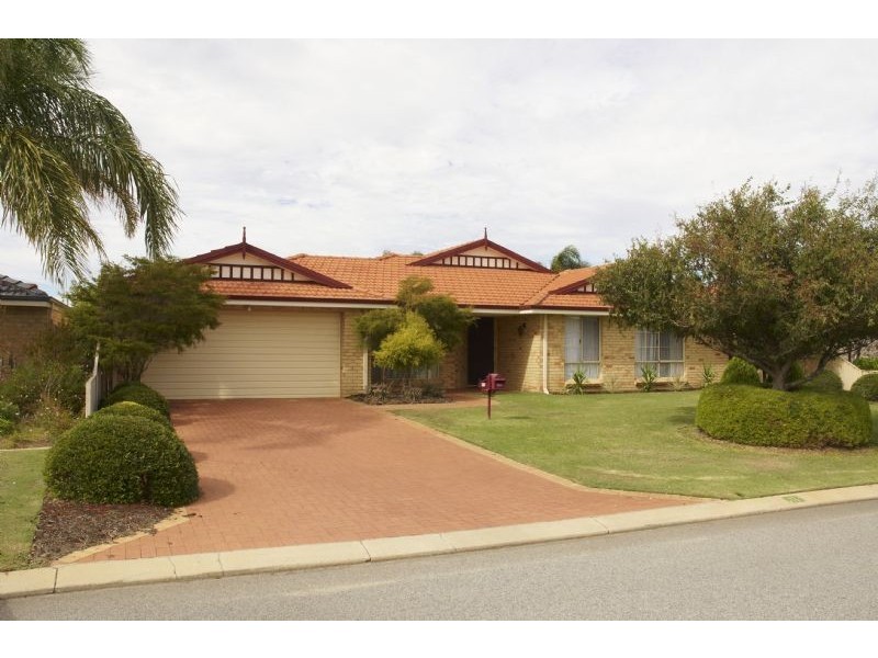 11 Kingsland Loop, Canning Vale WA 6155