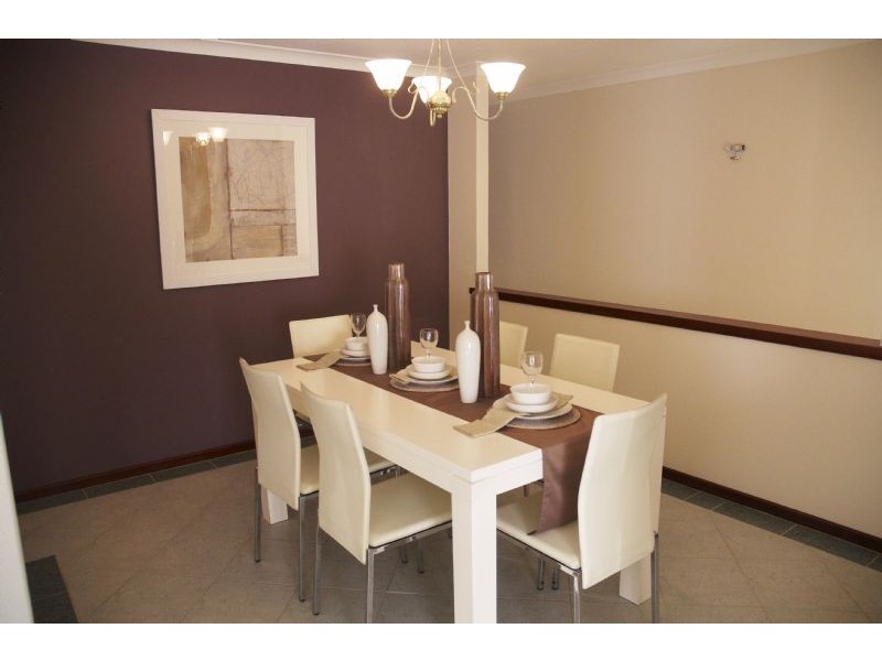 11 Kingsland Loop, Canning Vale WA 6155