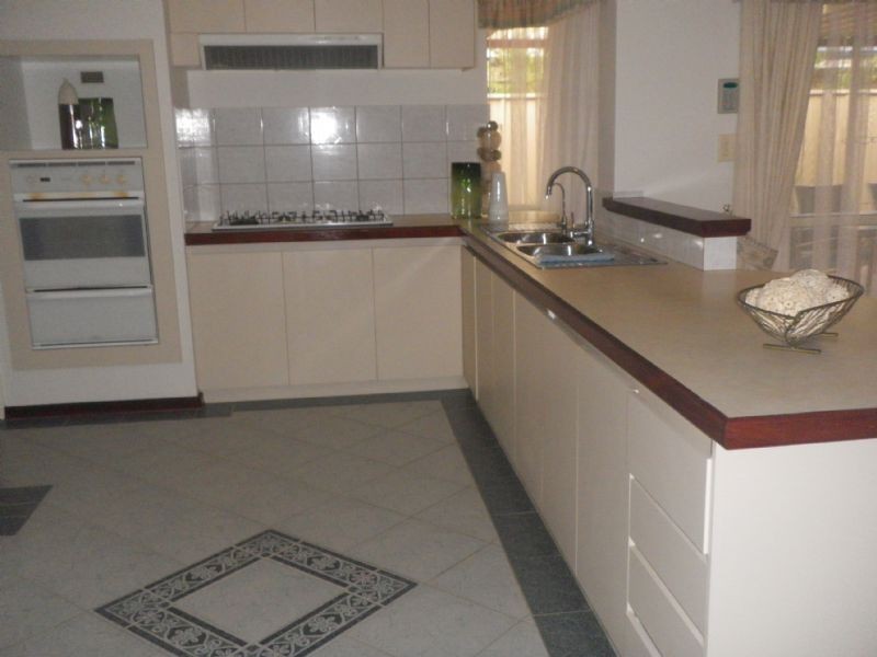 11 Kingsland Loop, Canning Vale WA 6155