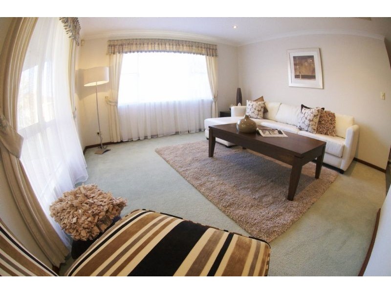 11 Kingsland Loop, Canning Vale WA 6155