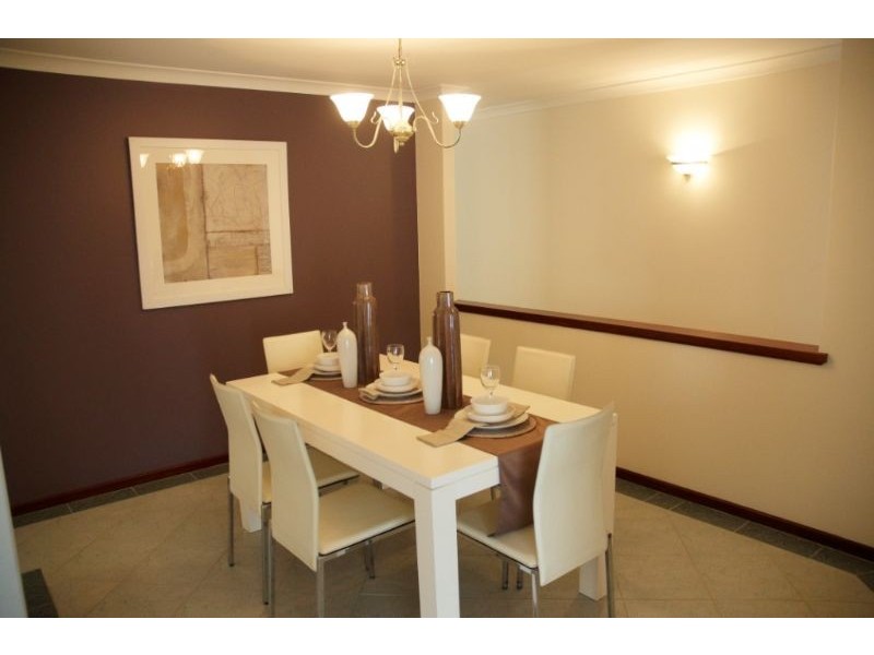 11 Kingsland Loop, Canning Vale WA 6155