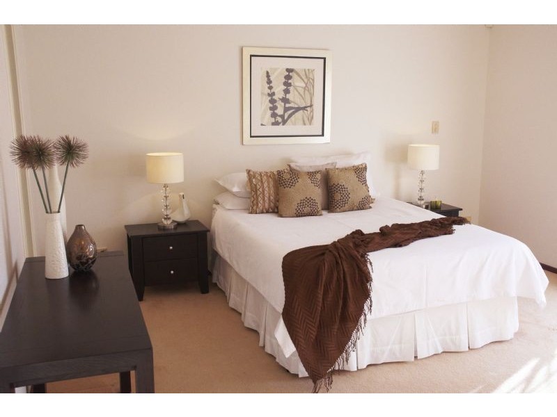 11 Kingsland Loop, Canning Vale WA 6155