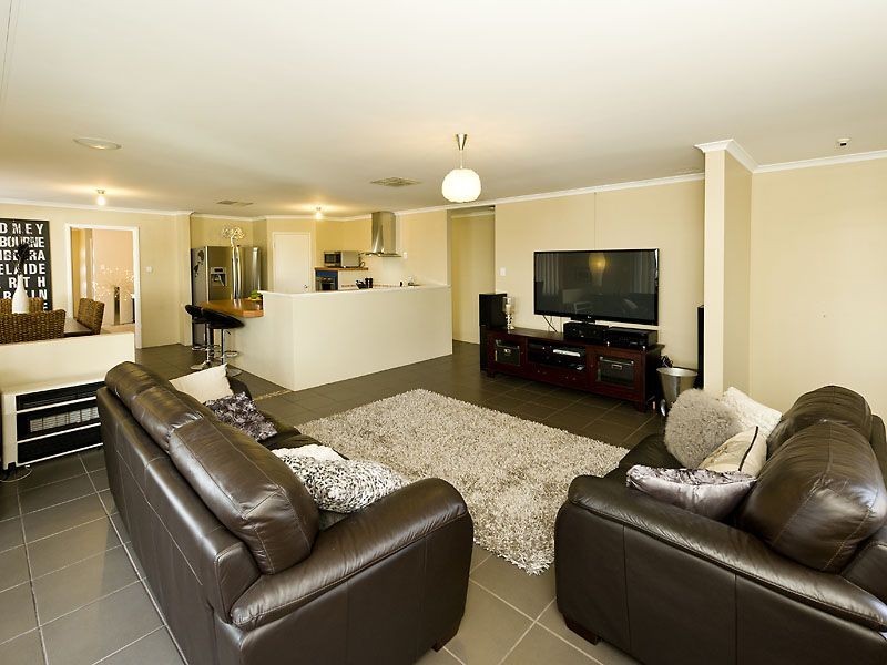 2 Arno Lane, Success WA 6164