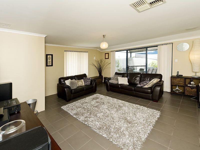 2 Arno Lane, Success WA 6164