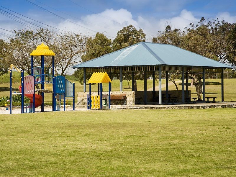 2 Arno Lane, Success WA 6164