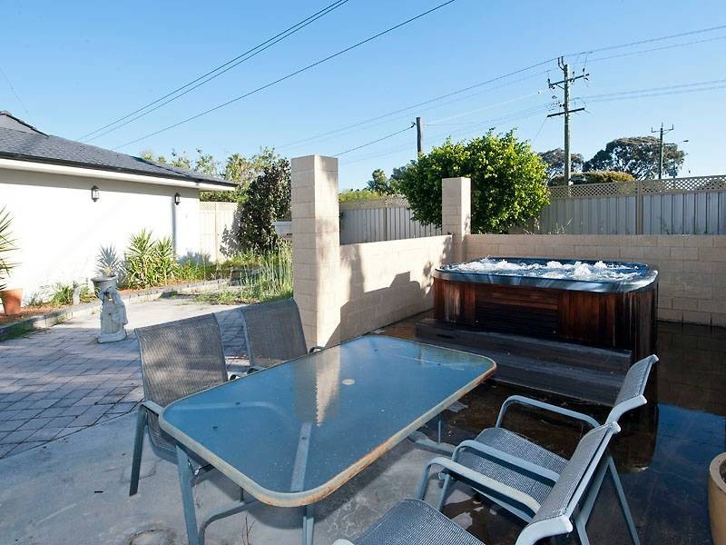 2 Chelsfield Street, Gosnells WA 6110