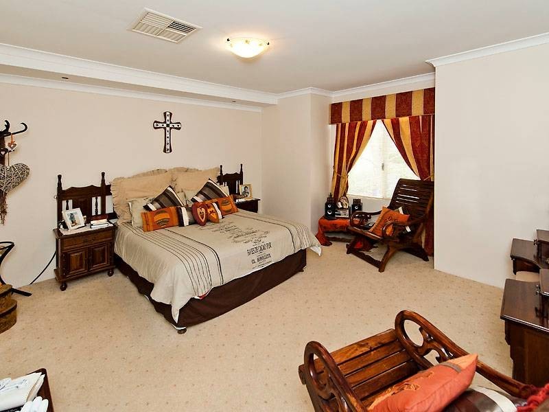 15 Gundaring Turn, Canning Vale WA 6155