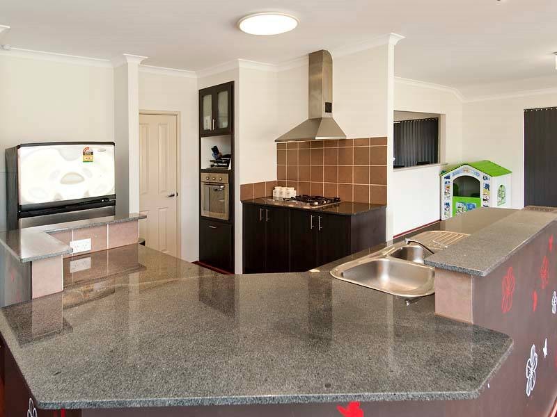 6 Hoop Place, Canning Vale WA 6155