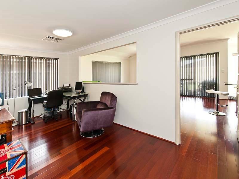 6 Hoop Place, Canning Vale WA 6155