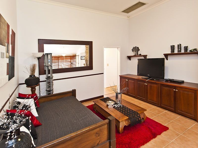 33 Southacre Drive, Canning Vale WA 6155